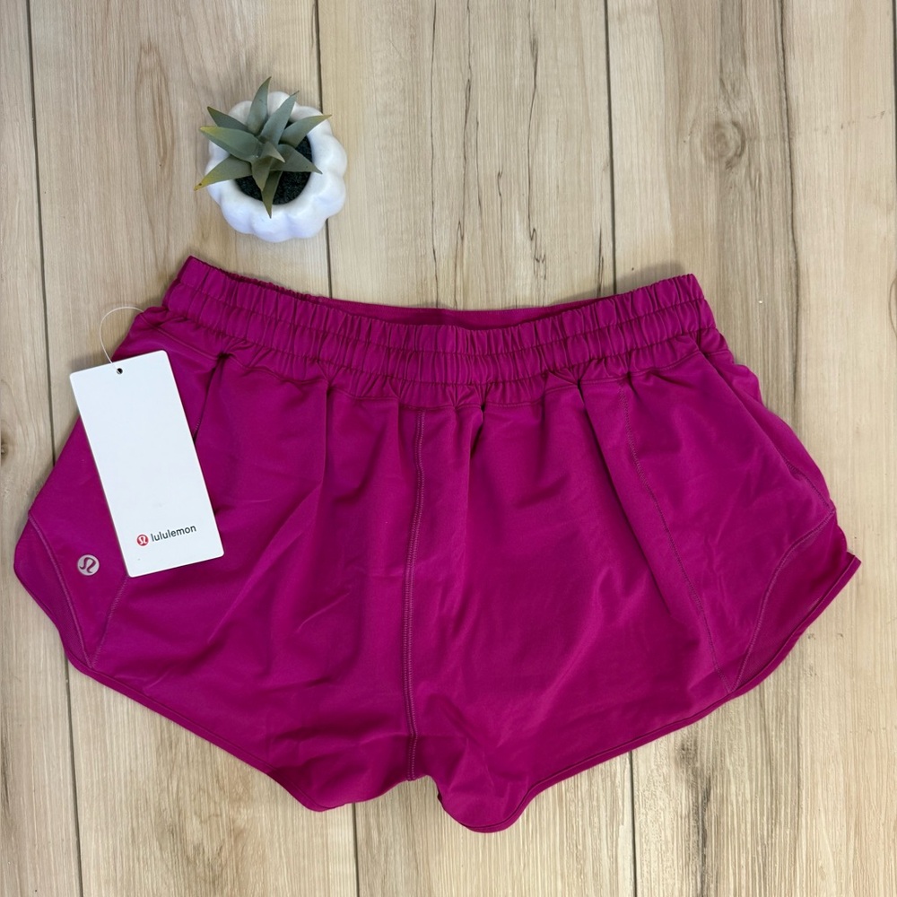 Lululemon Hotty Hot LR Shorts 2.5” Ripened Raspberry Size 12 NWT - Picture 2 of 10